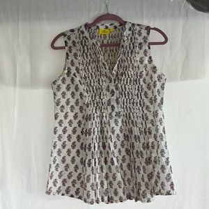 Roller Rabbit sleeveless blouse - size small
